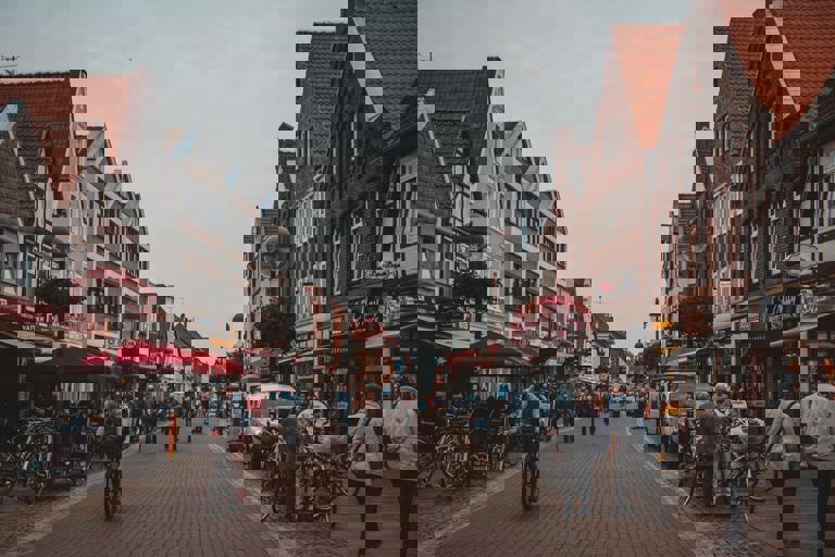 Padaria tradicional do centro reabre após restauração do prédio centenário